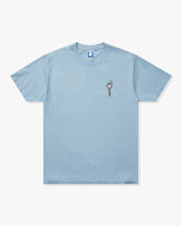 UNDEFEATED LOCK S/S TEE