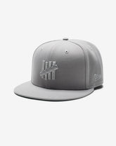 UNDEFEATED X NE MONOCHROME ICON FITTED