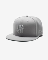 UNDEFEATED X NE MONOCHROME ICON FITTED