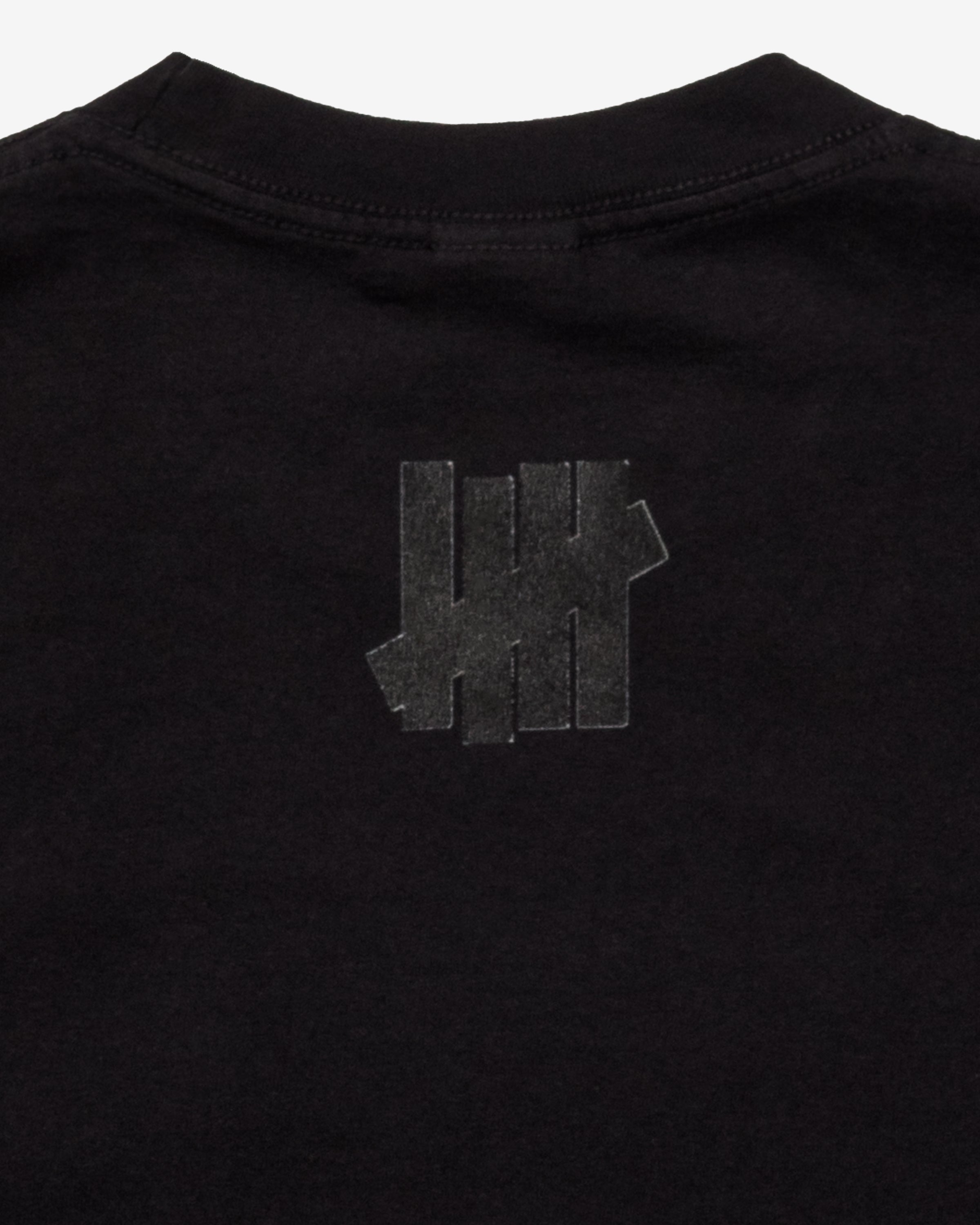 UNDEFEATED STENCIL S/S TEE