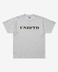 UNDEFEATED STENCIL S/S TEE