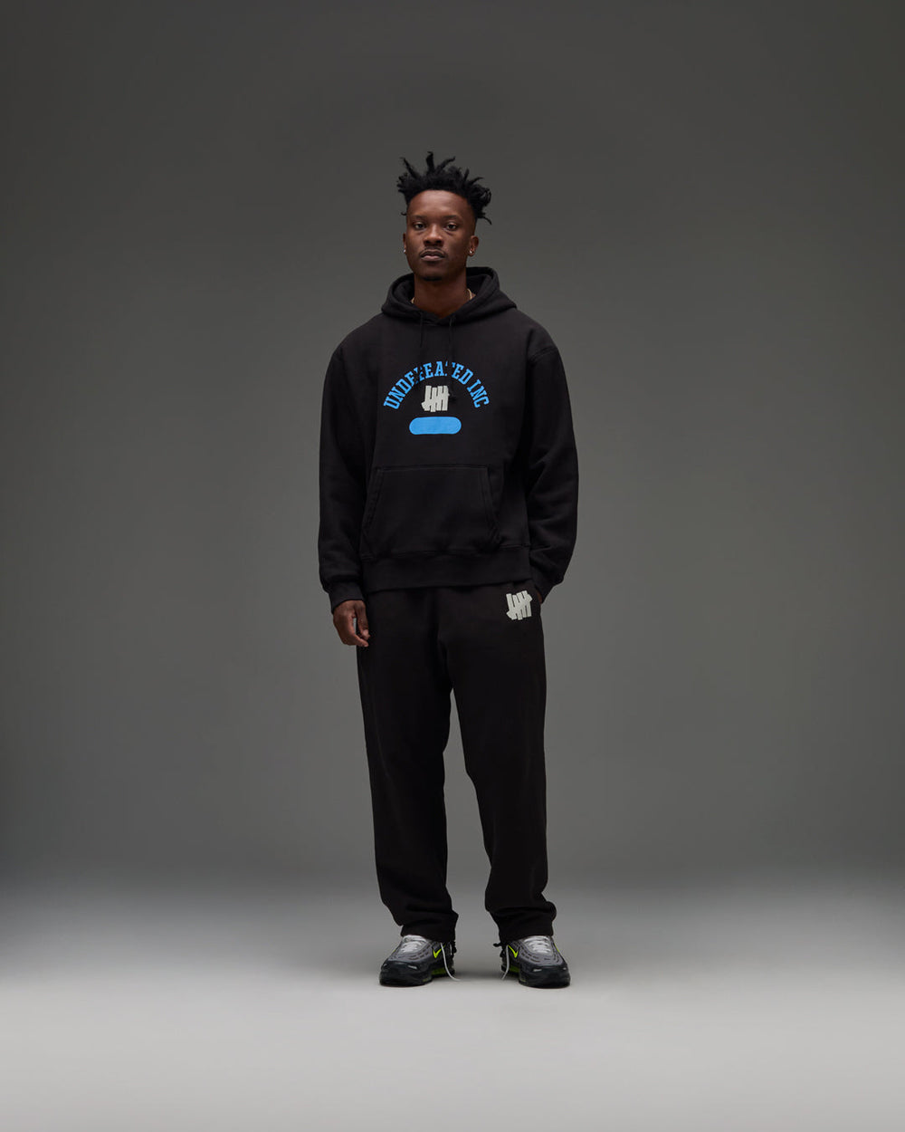 UNDEFEATED 2-PLY PULLOVER HOOD