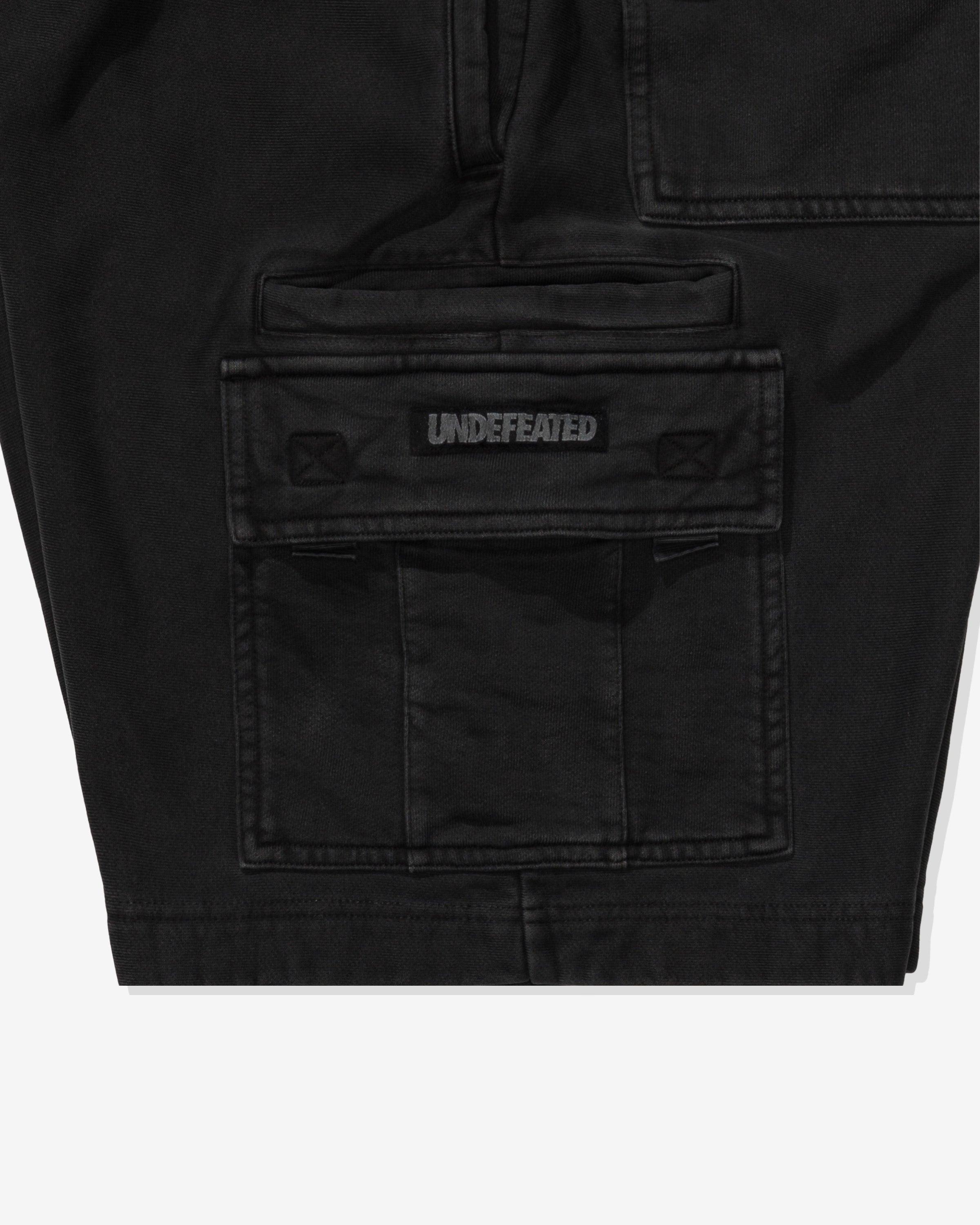 UNDEFEATED CARGO SWEATSHORT