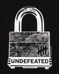 UNDEFEATED LOCK S/S TEE