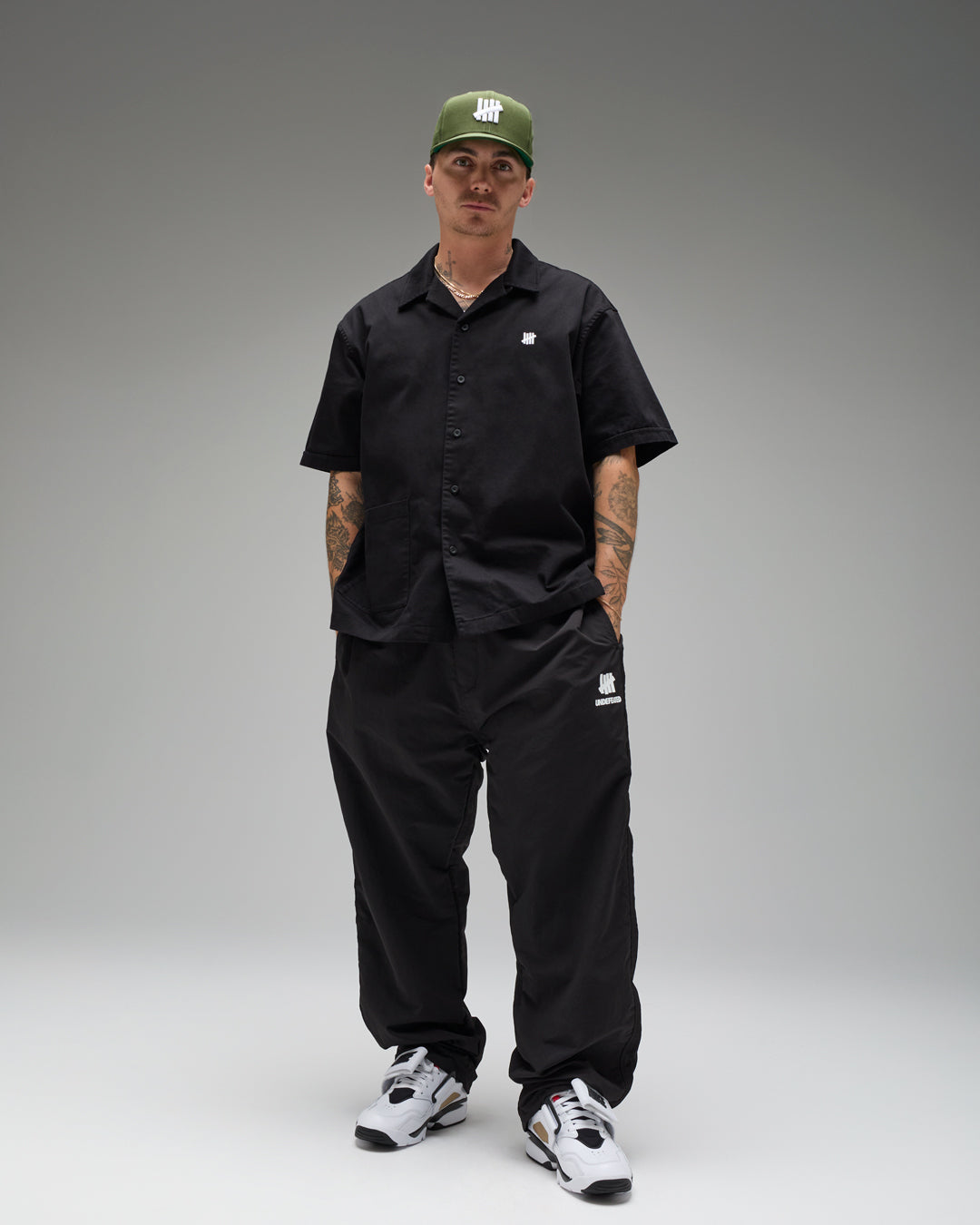 UNDEFEATED TWILL S/S BUTTON DOWN