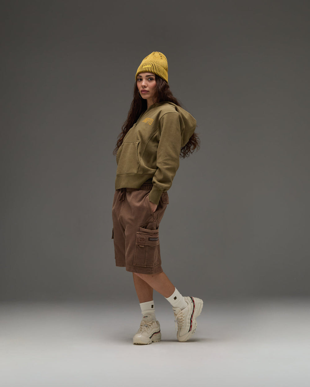 UNDEFEATED CARGO SWEATSHORT