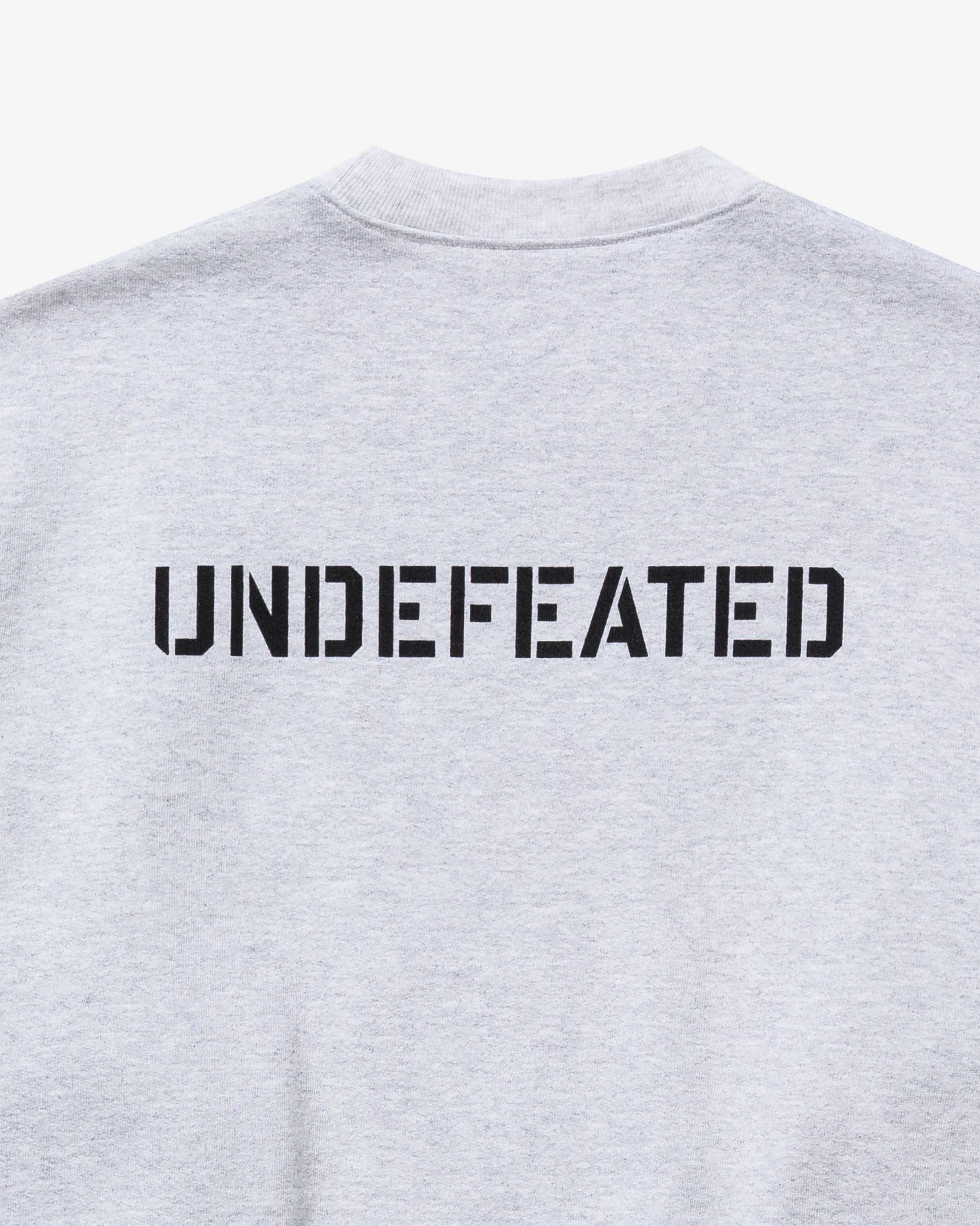 UNDEFEATED STENCIL CREWNECK - ASH