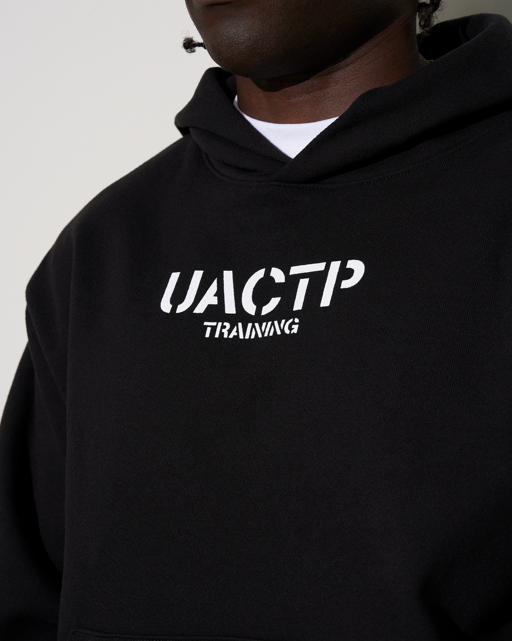 UACTP STENCIL TRAINING PULLOVER HOOD - BLACK