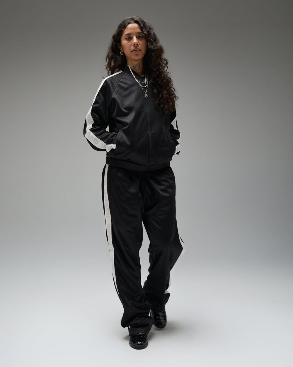 UNDEFEATED TAPED TRACK PANT