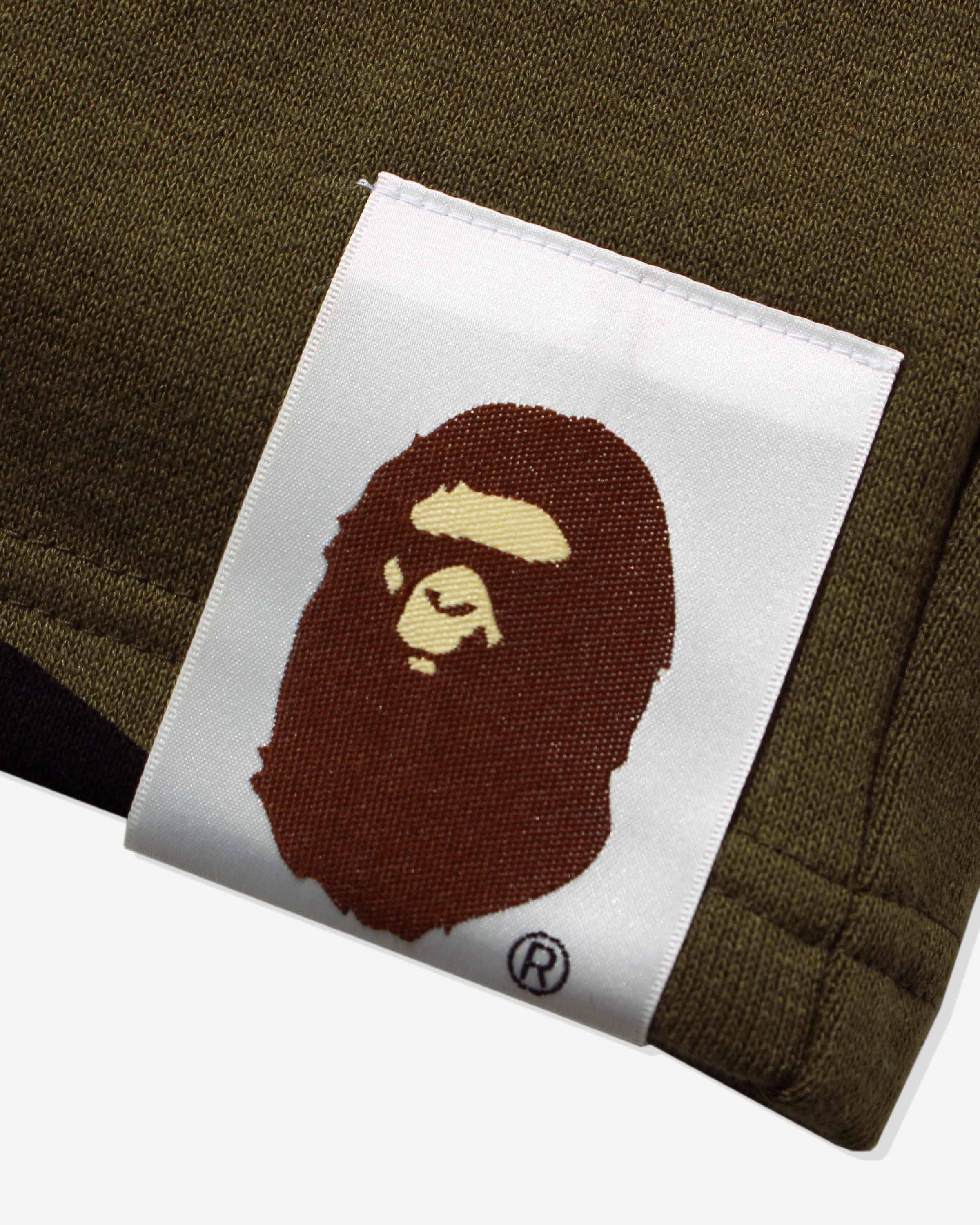 BAPE GIANT 1ST CAMO WIDE FIT SWEAT SHORTS