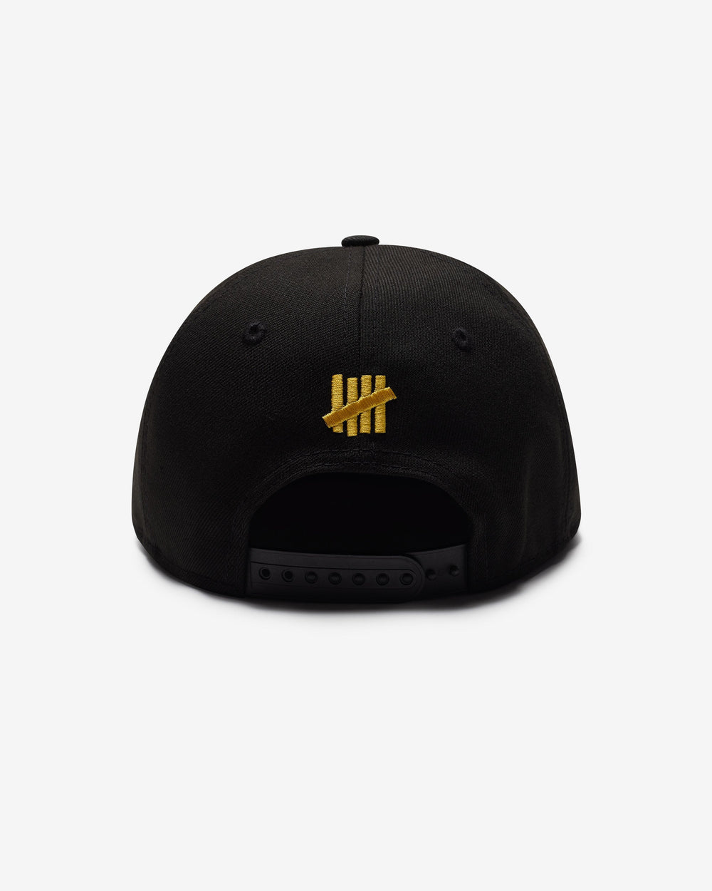 UNDEFEATED X NE BIG U SNAPBACK