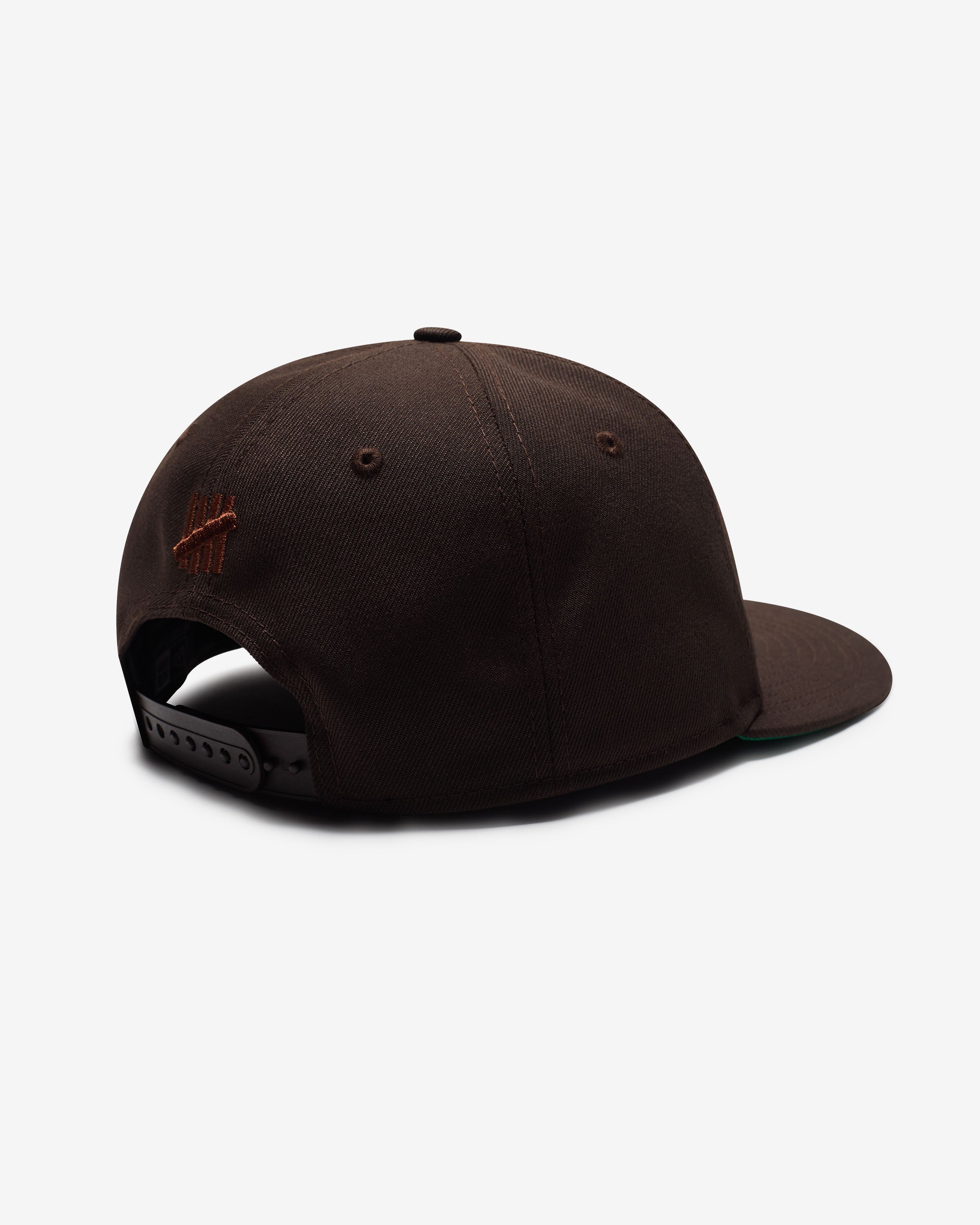 UNDEFEATED X NE BIG U SNAPBACK