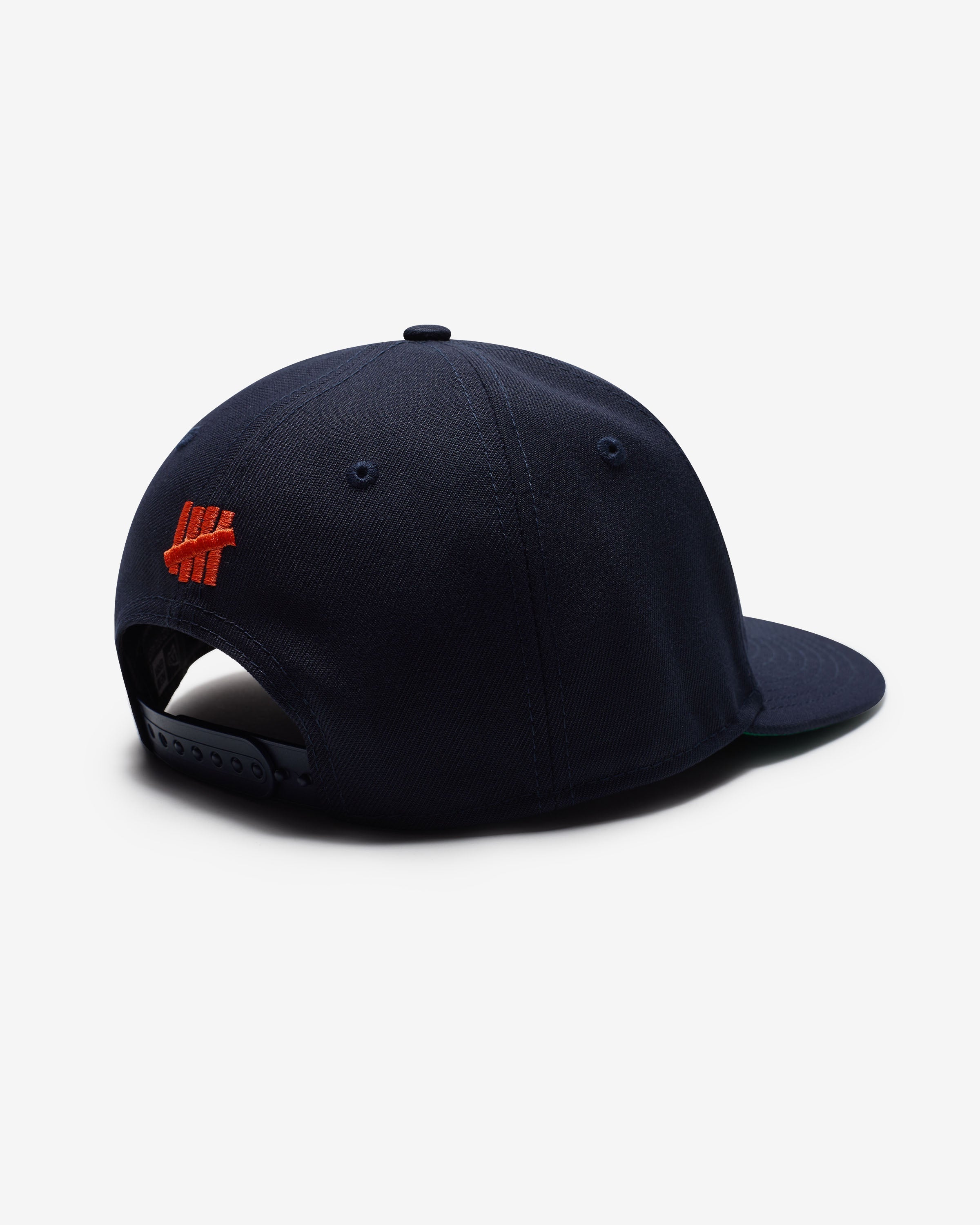 UNDEFEATED X NE BIG U SNAPBACK