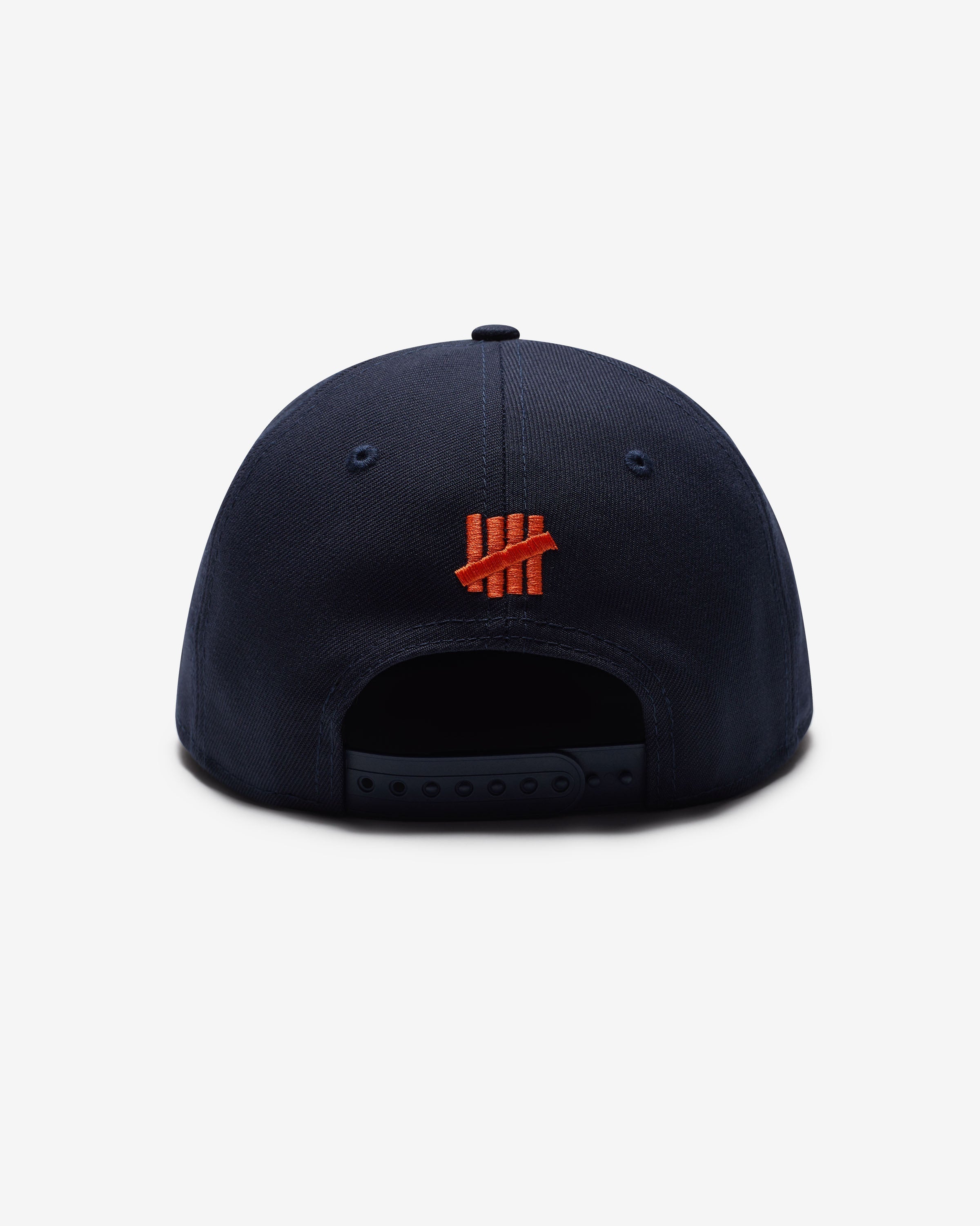 UNDEFEATED X NE BIG U SNAPBACK