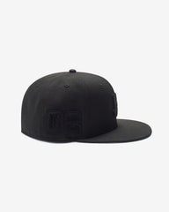 UNDEFEATED X NE MONOCHROME ICON FITTED