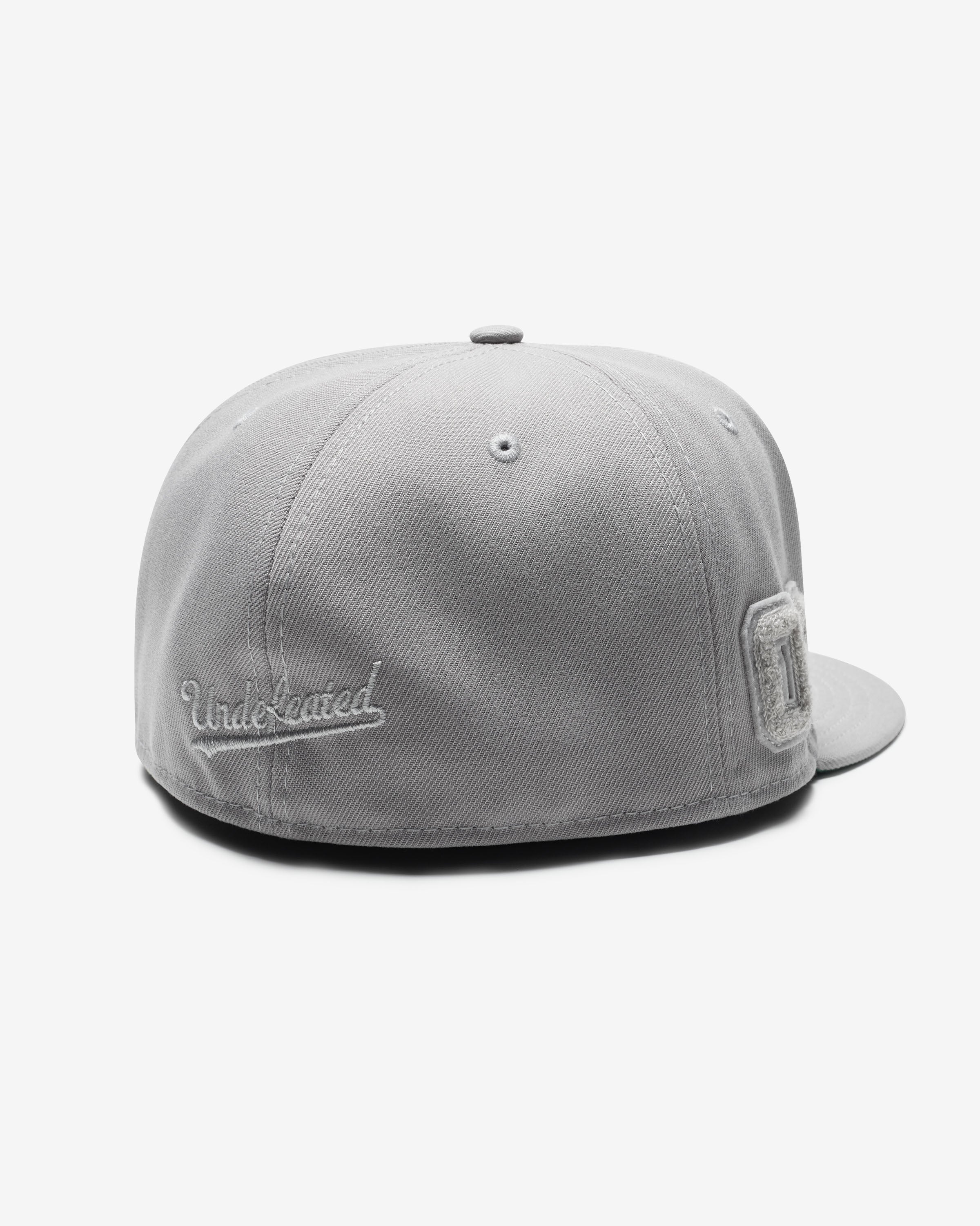UNDEFEATED X NE MONOCHROME ICON FITTED