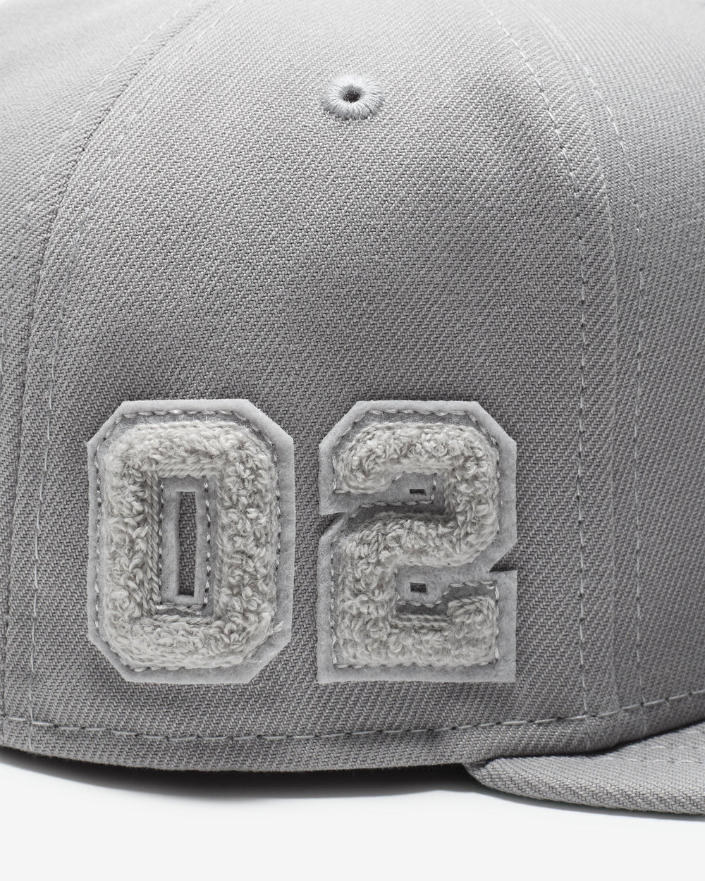 UNDEFEATED X NE MONOCHROME ICON FITTED