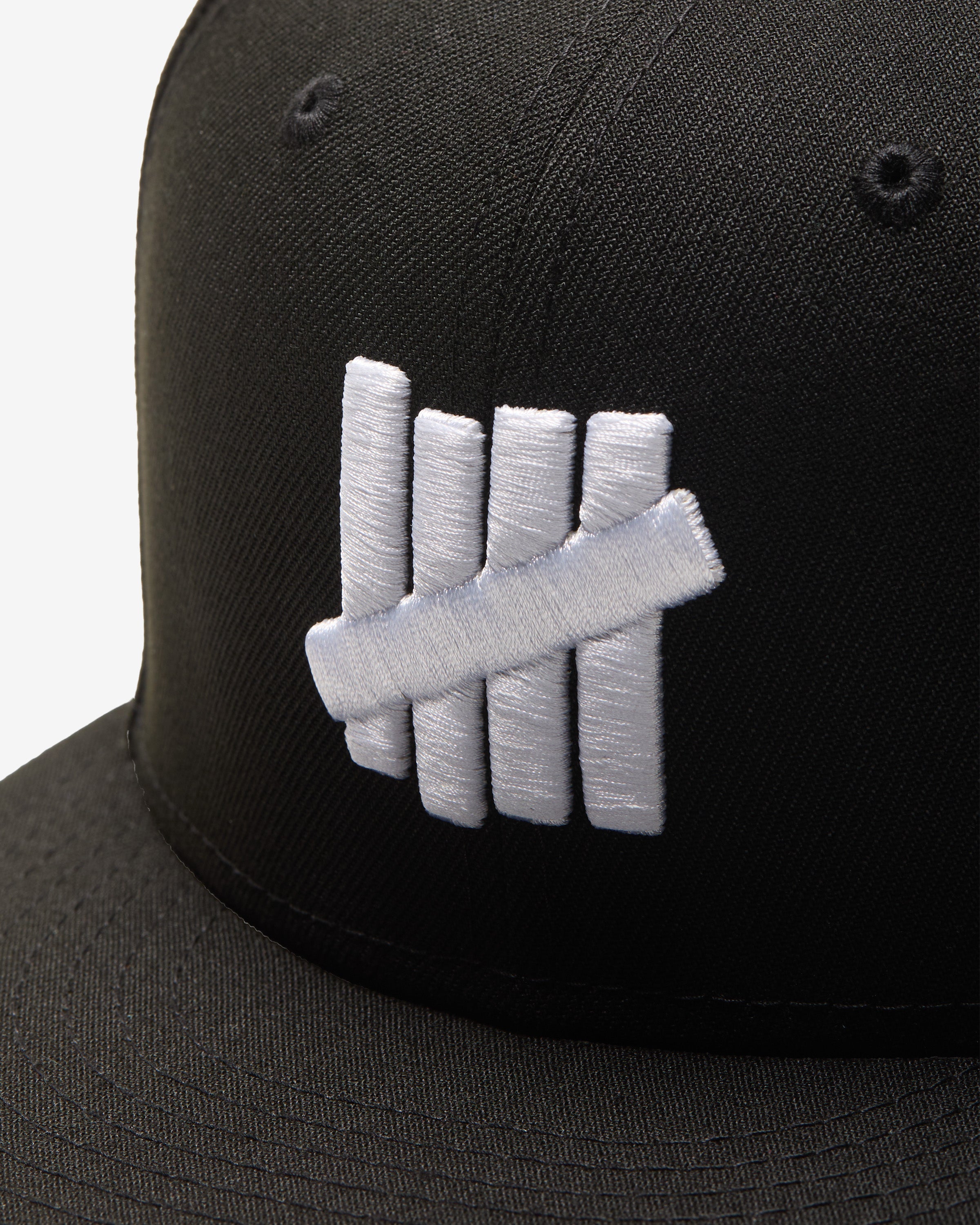 UNDEFEATED X NE ICON FITTED