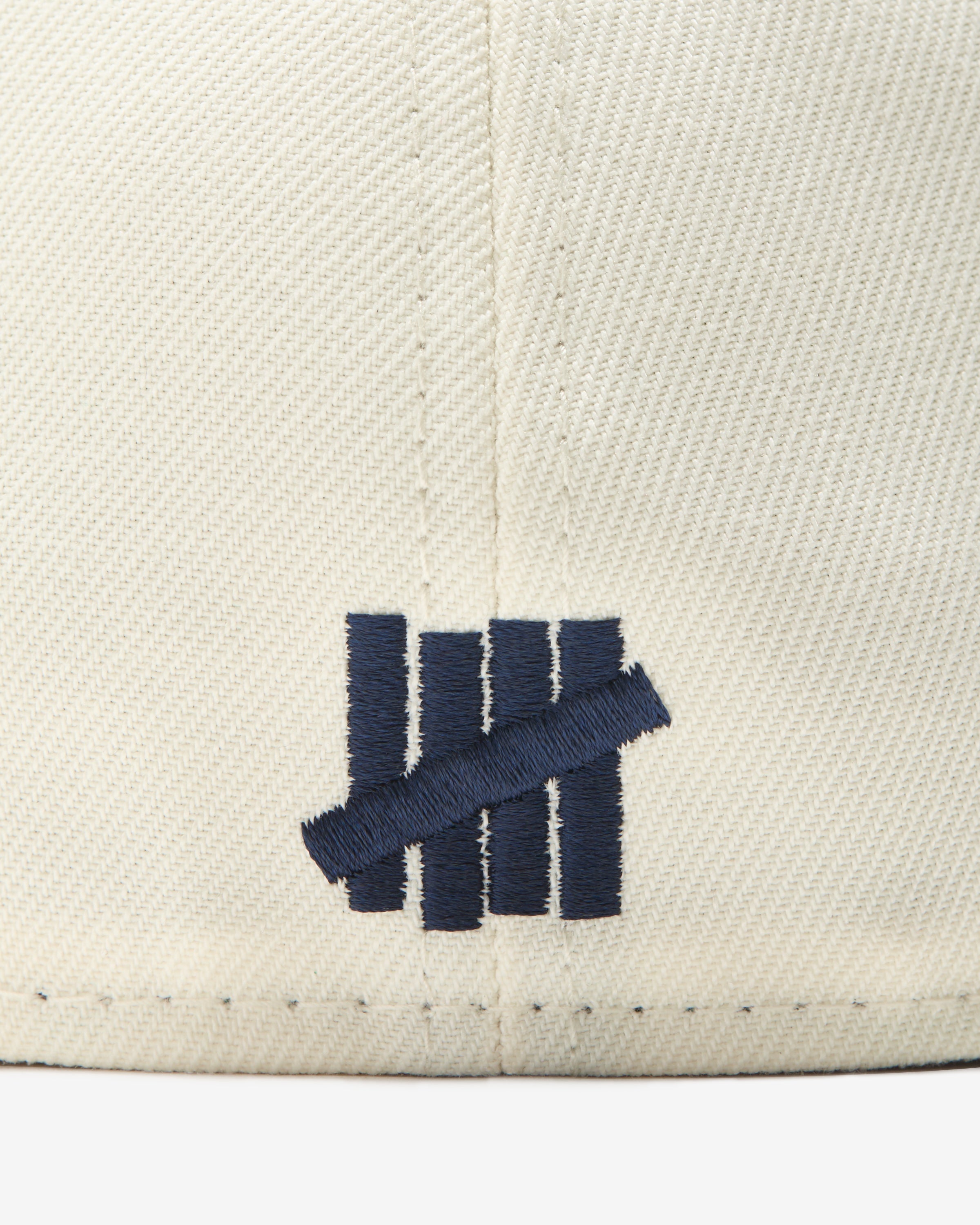 UNDEFEATED X NE O.E. FITTED