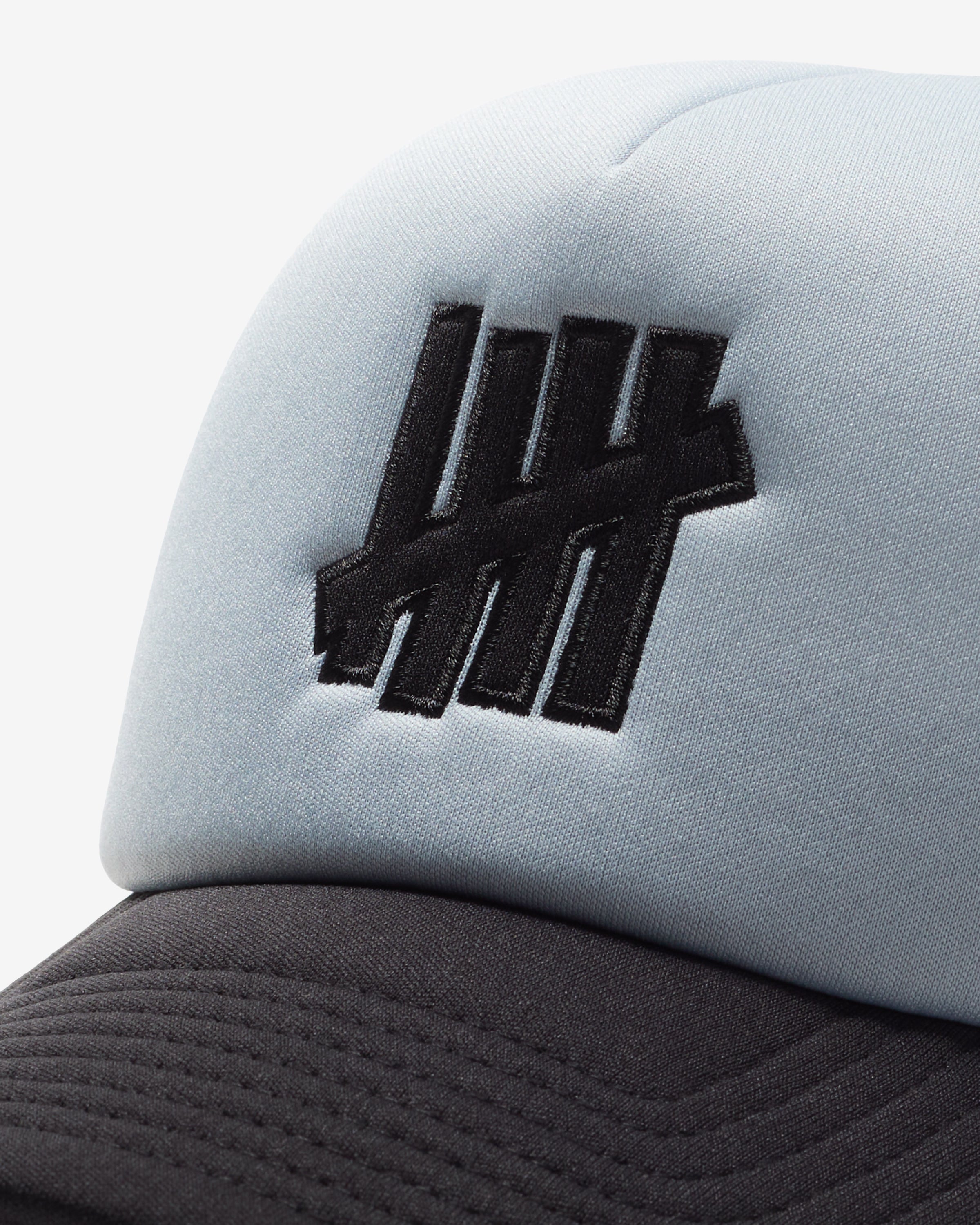 UNDEFEATED ICON TRUCKER