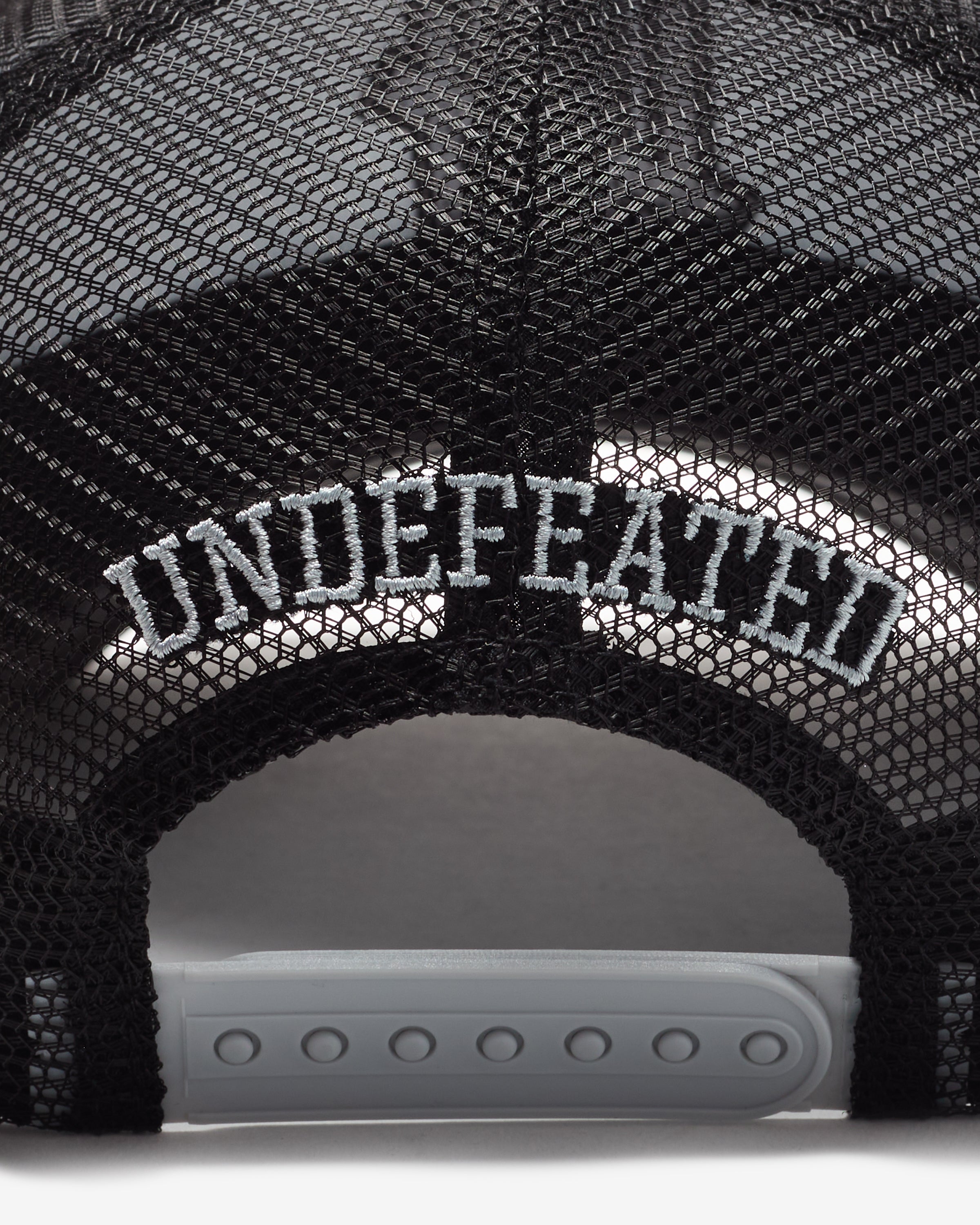 UNDEFEATED ICON TRUCKER