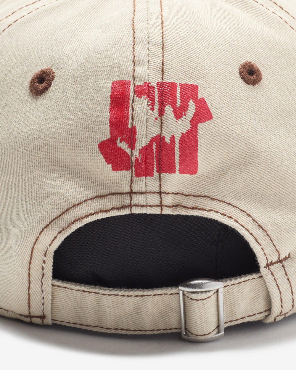 UNDEFEATED DISTRESSED STRAPBACK