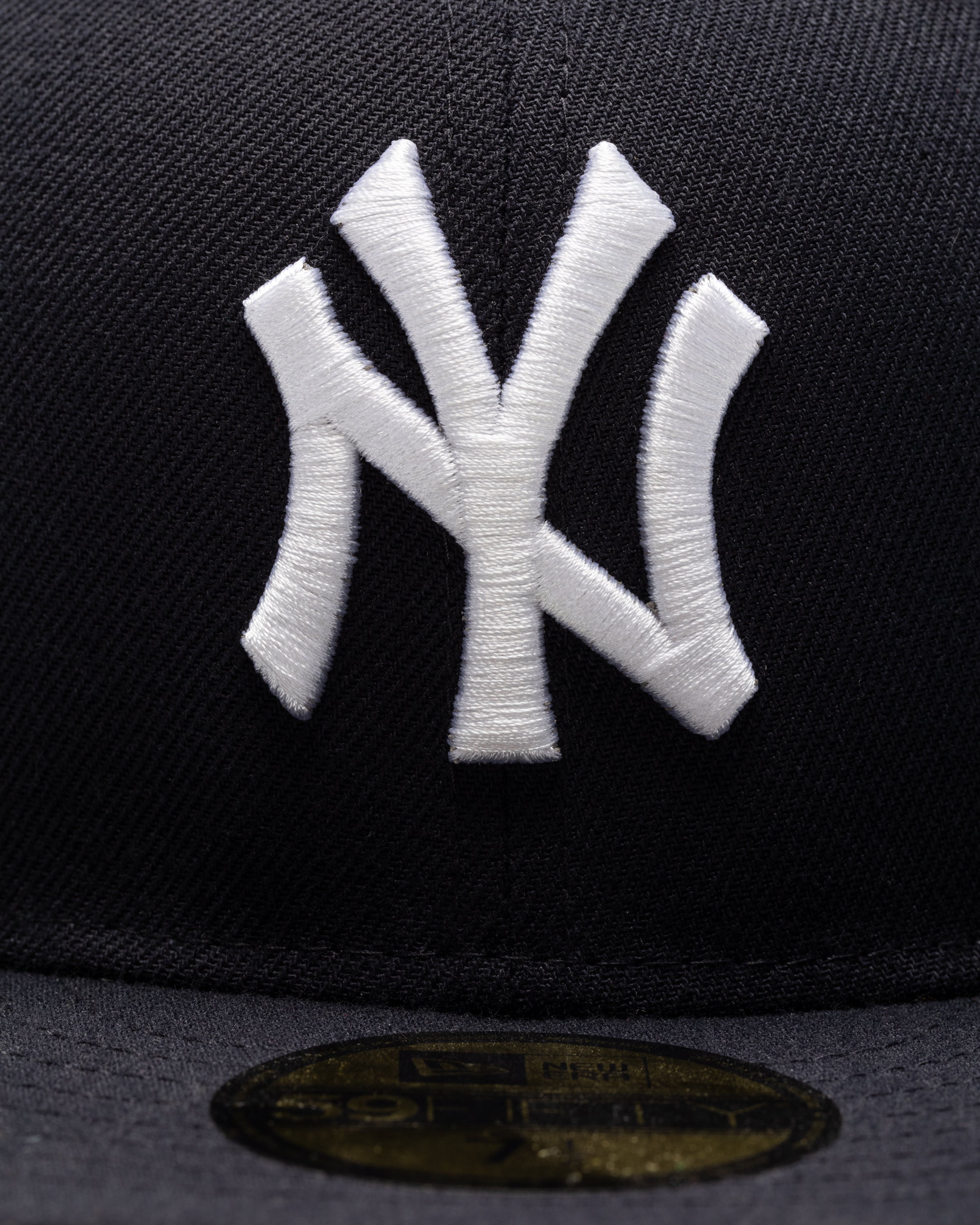 UNDEFEATED X NE X MLB FITTED - NEW YORK YANKEES