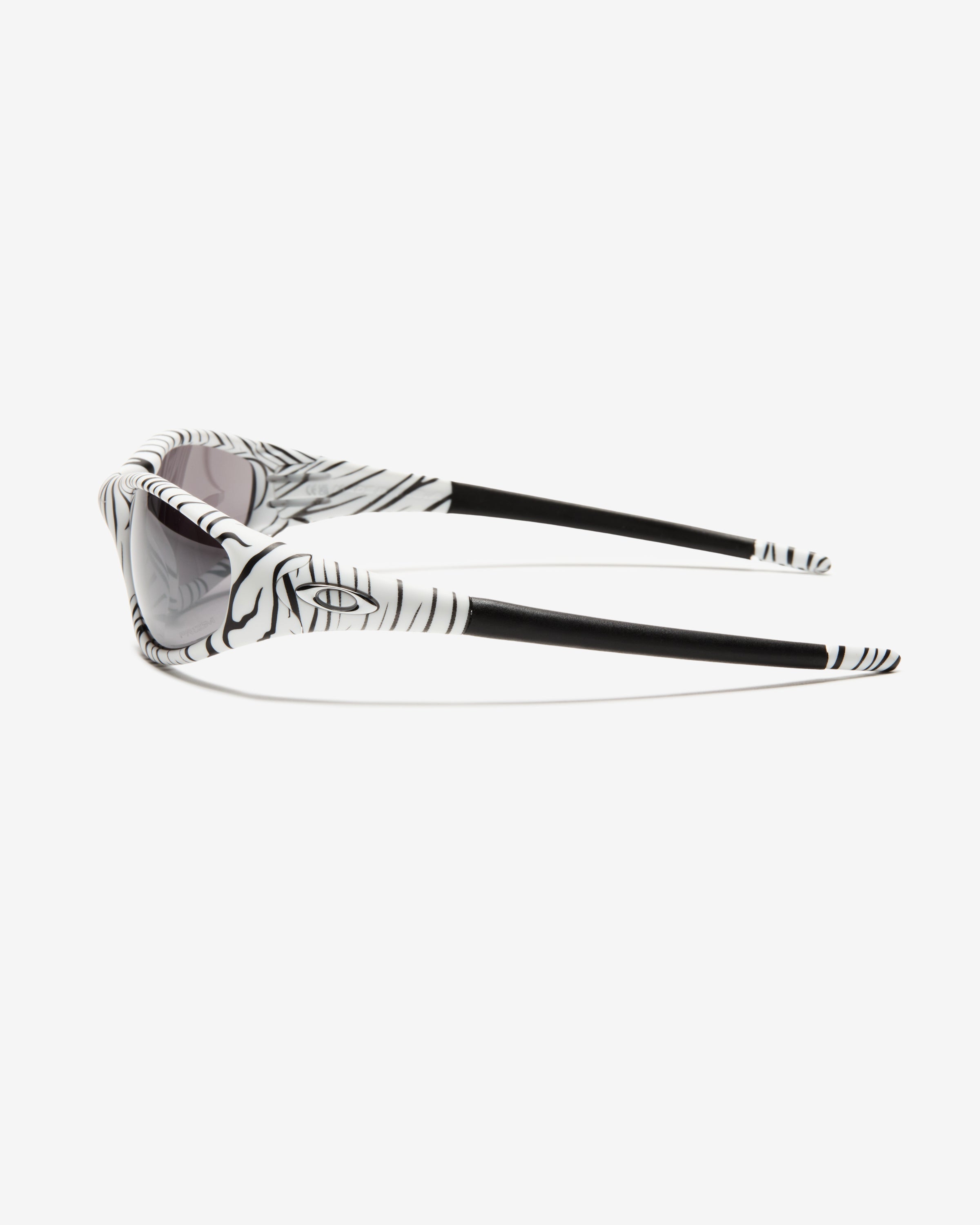 UNDEFEATED X OAKLEY STRAIGHT JACKET 99 - BENGAL