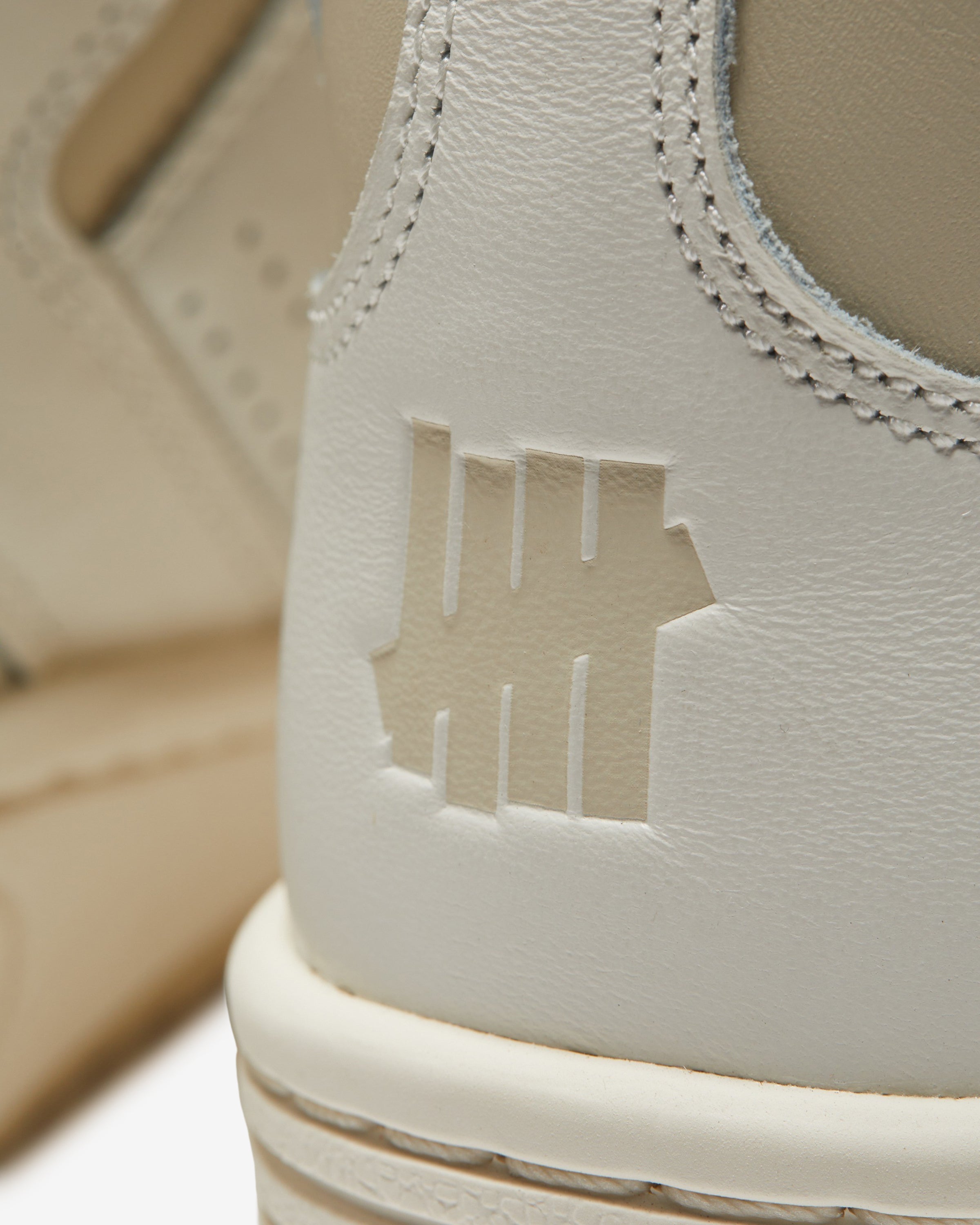 UNDEFEATED X CONVERSE WEAPON MID - VINTAGEWHITE/ CASTLE
