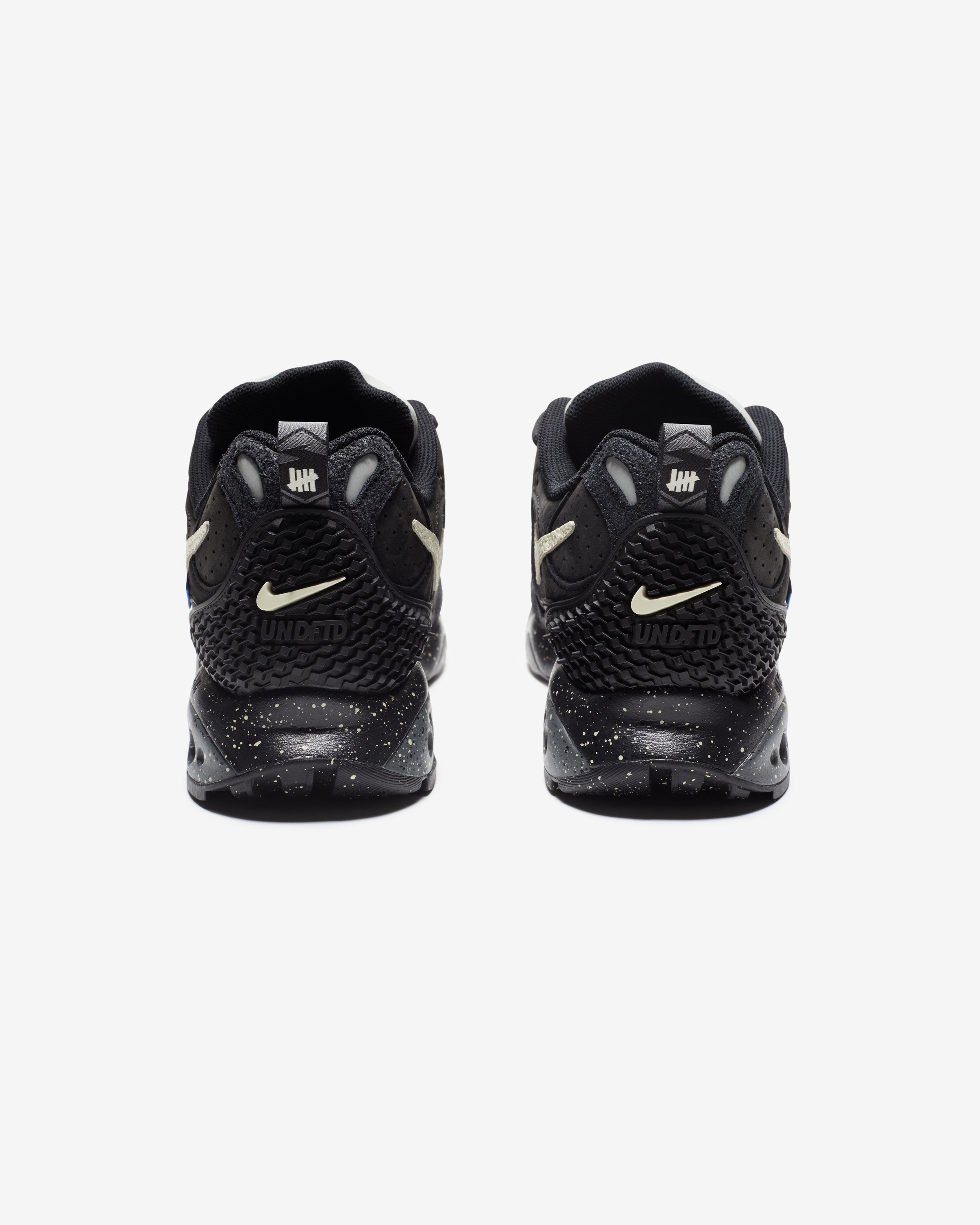 UNDEFEATED X NIKE AIR TERRA HUMARA - BLACK/ COCONUTMILK