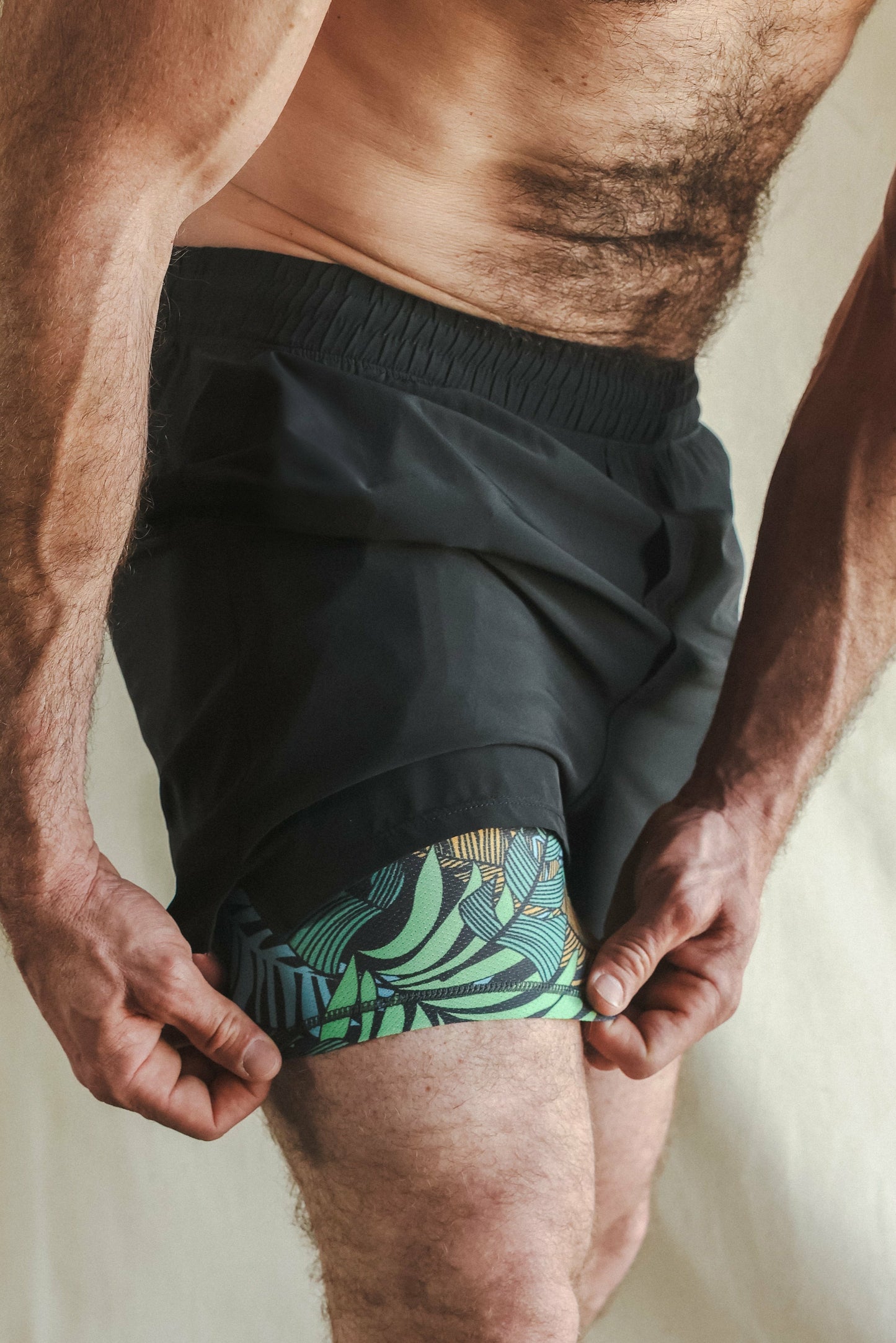 Shinesty Men's Ball Hammock® 5 Inch Athletic Shorts - Tropical Leaves
