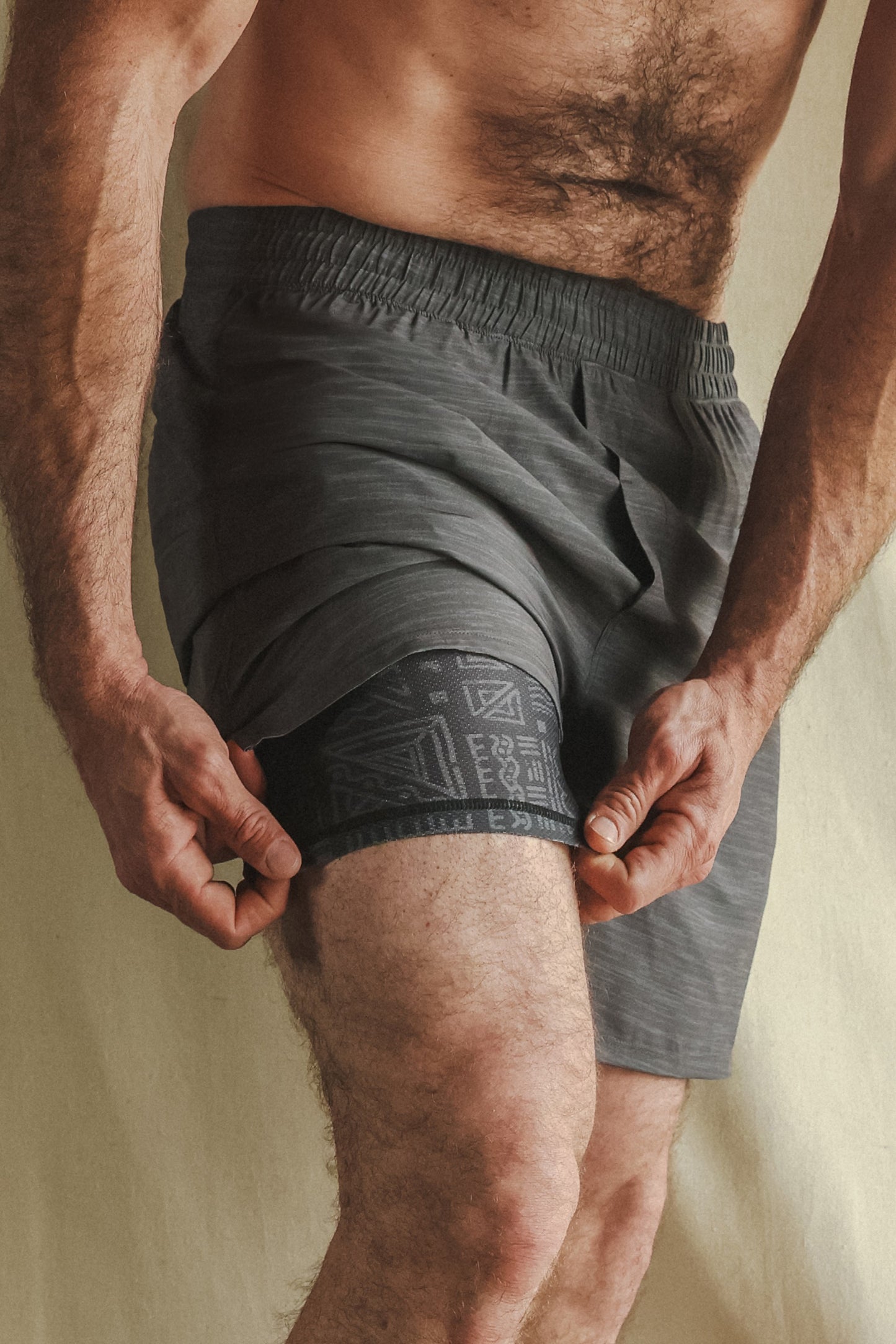 Shinesty Men's Ball Hammock® 7 Inch Athletic Shorts - Grey Tonal Island Block