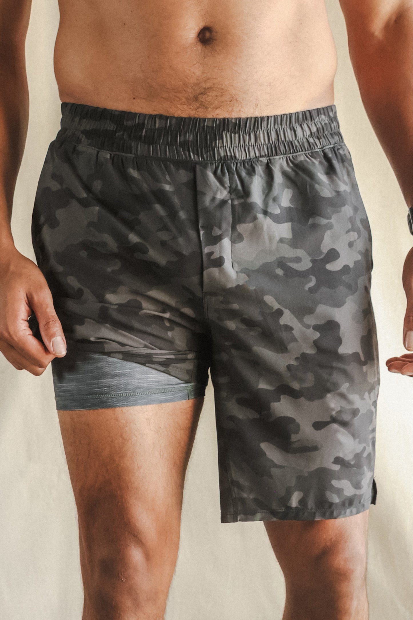 Shinesty Men's Ball Hammock® 9 Inch Athletic Shorts - Black and Grey Camo