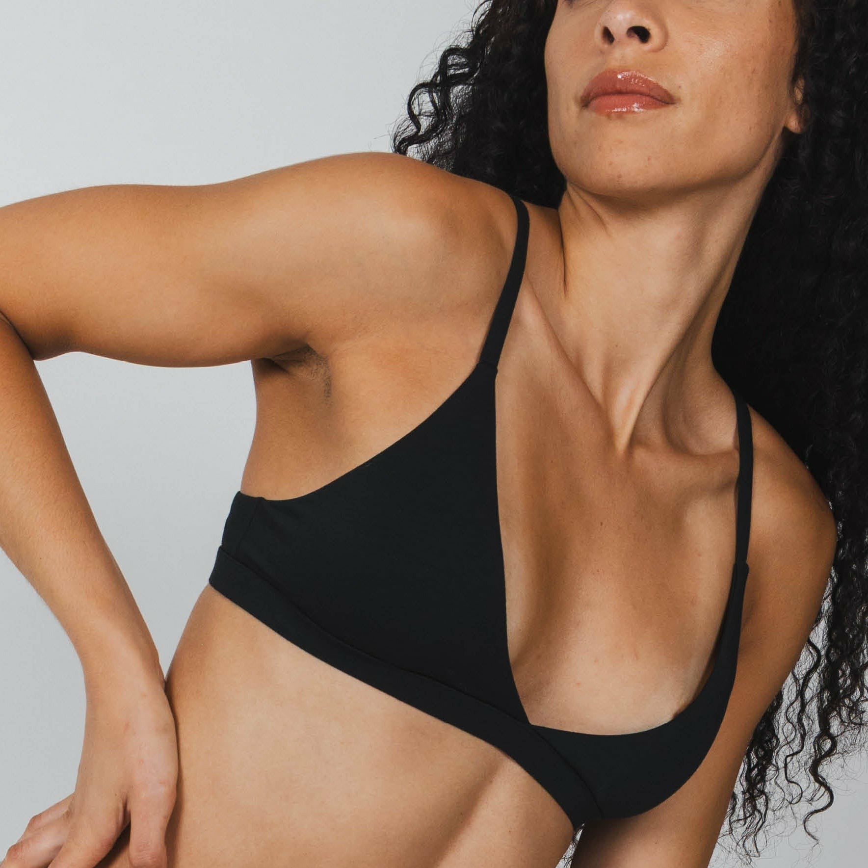 Shinesty Wireless Triangle Bralette - Black